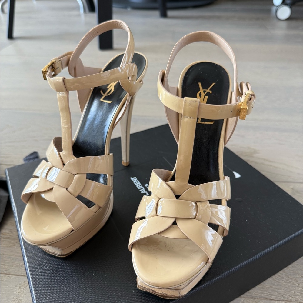 YSL TRIBUTE PLATFORM SANDALS IN PATENT LEATHER